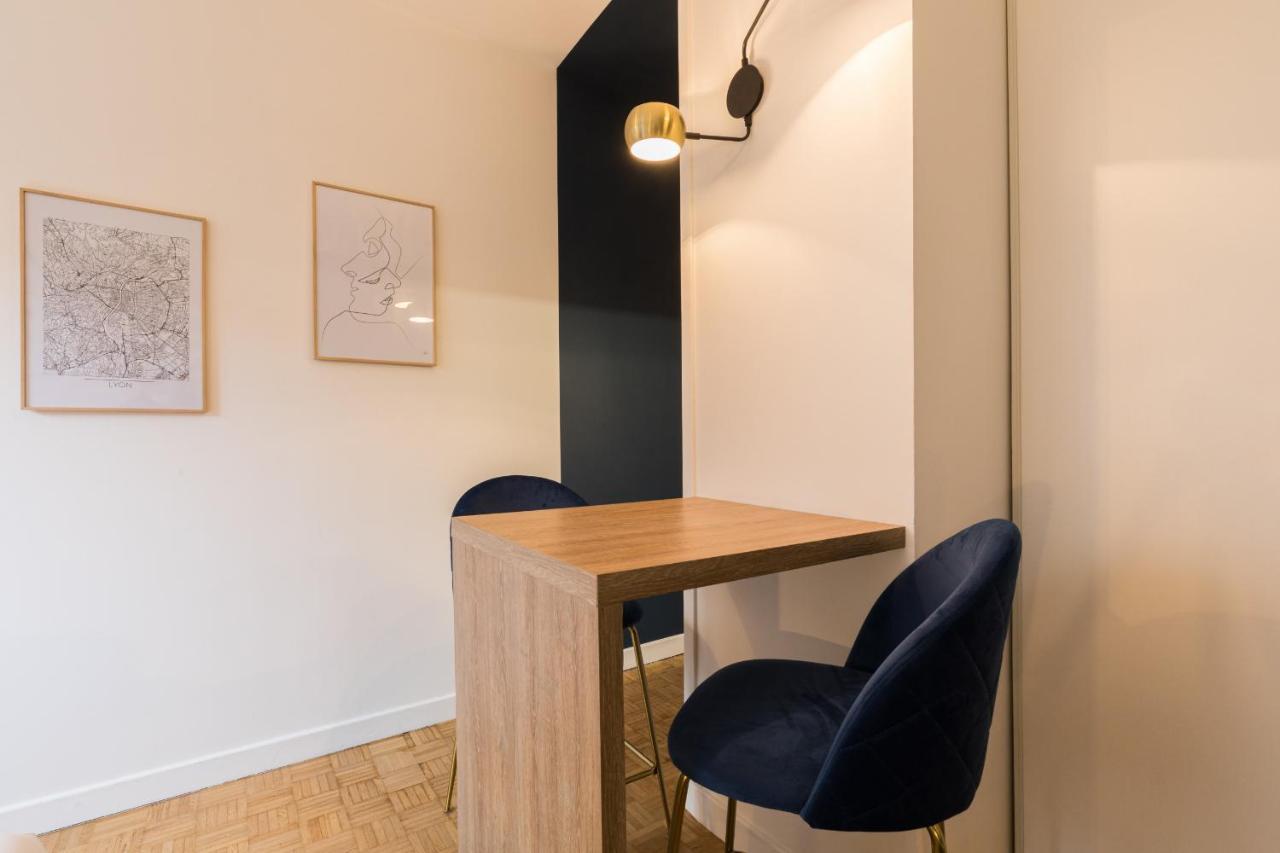 Dify Charme - Bord Du Rhone Apartamento Lyon Exterior foto